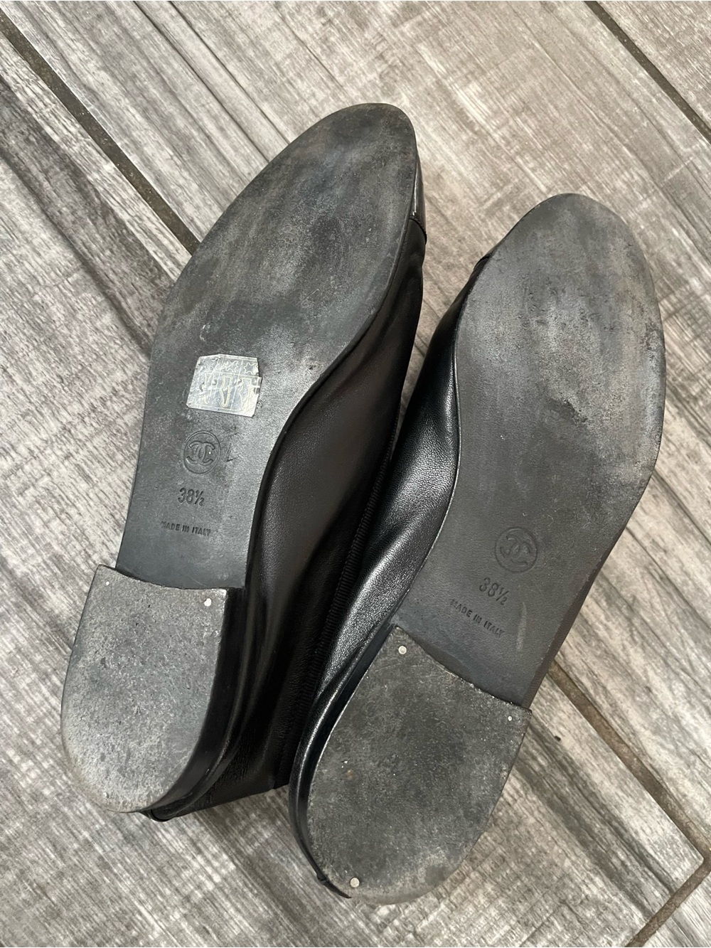 CHANEL Black Leather Cap-Toe CC Logo Ballet Flats - Picture 10 of 13